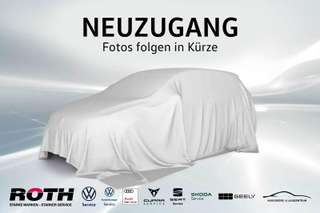 Schräge Frontansicht auf einen Volkswagen T-Roc , freigestellt