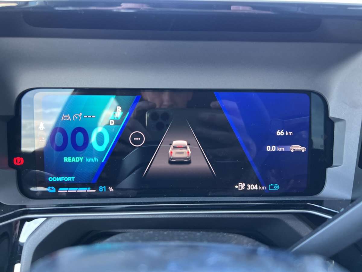 Fahrzeugbild eines Renault 4 E-TECH