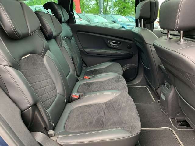 Fahrzeugbild eines Renault Grand Scénic