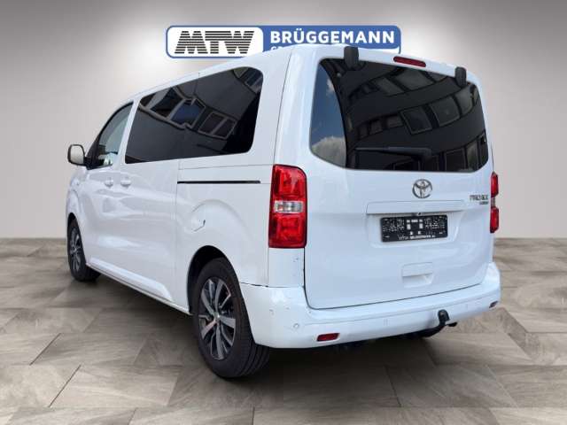 Fahrzeugbild eines Toyota Proace