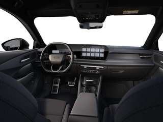 Schräge Frontansicht auf einen Audi Q3 , freigestellt