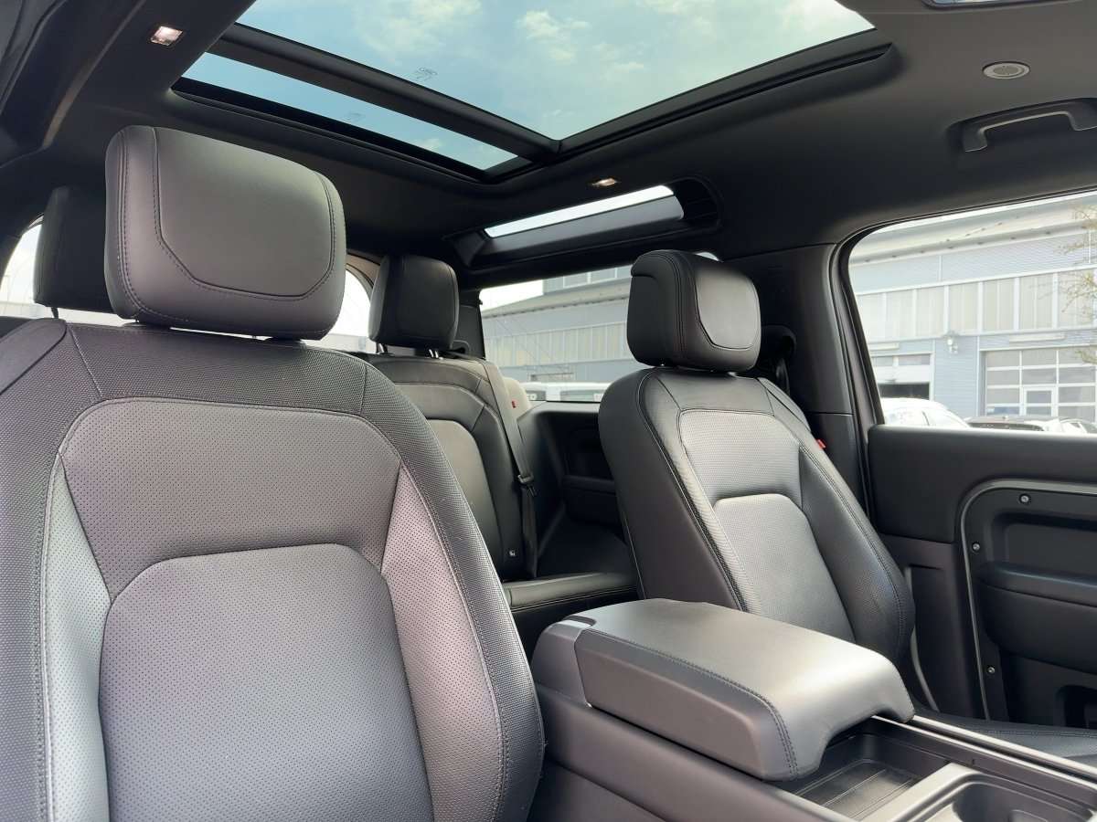 Fahrzeugbild eines Land Rover Defender