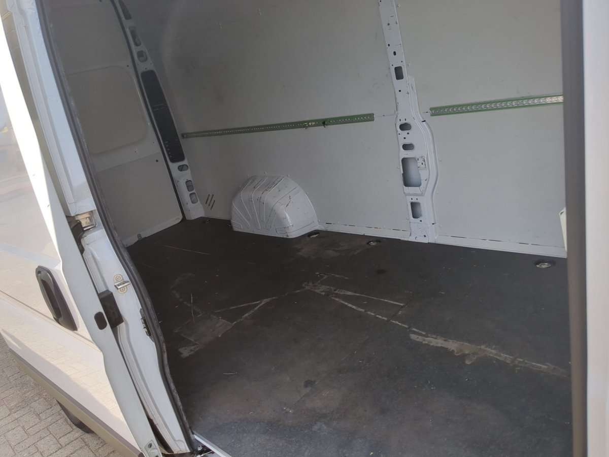 Fahrzeugbild eines Opel Movano