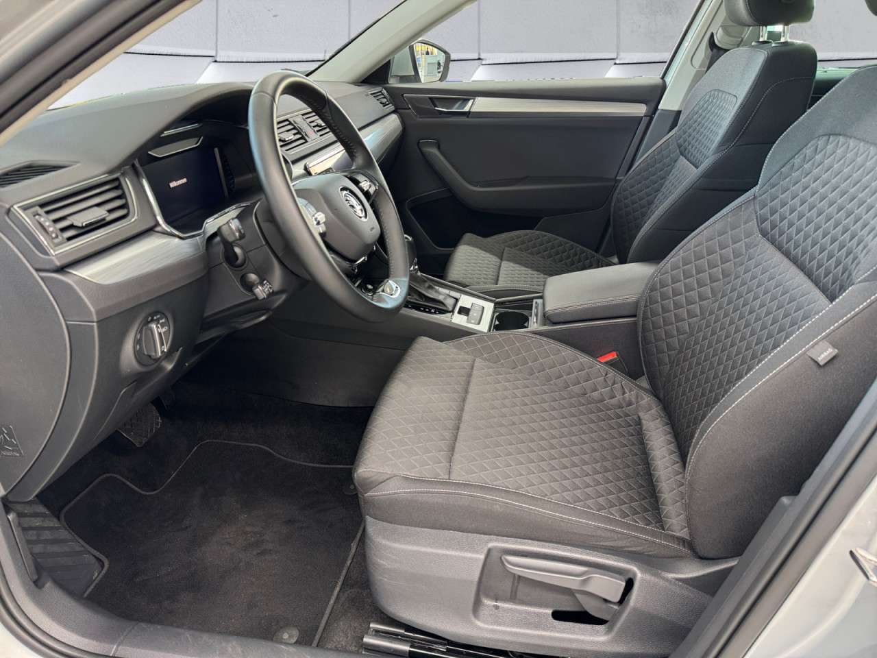 Fahrzeugbild eines Skoda Superb
