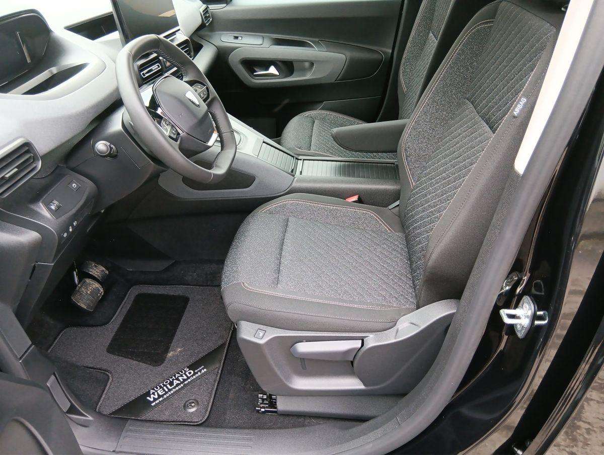 Fahrzeugbild eines Peugeot e-Rifter