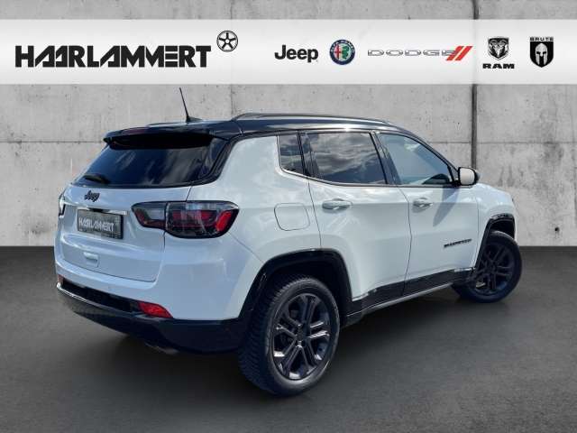 Fahrzeugbild eines Jeep Compass