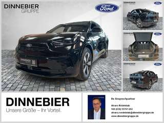Schräge Frontansicht auf einen Ford Capri , freigestellt