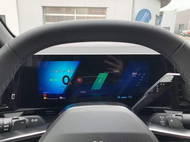 Fahrzeugbild eines Renault Rafale