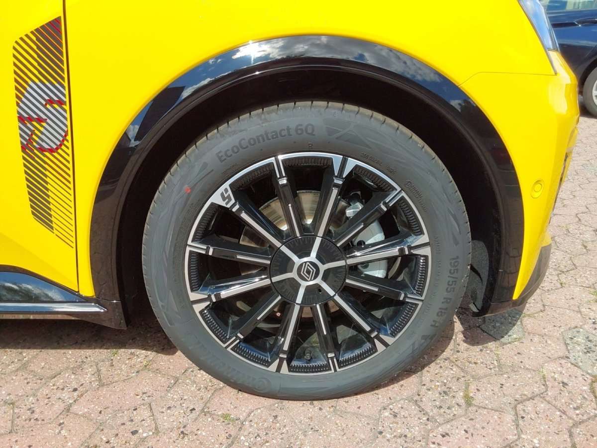 Fahrzeugbild eines Renault 5 E-TECH