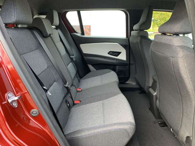 Fahrzeugbild eines Renault 4 E-TECH