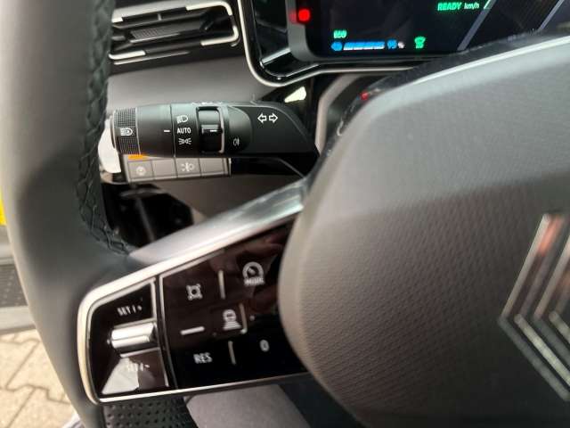 Fahrzeugbild eines Renault 5 E-TECH
