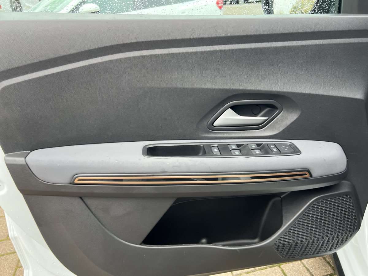 Fahrzeugbild eines Dacia Jogger