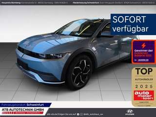 Schräge Frontansicht auf einen Hyundai IONIQ 5 , freigestellt