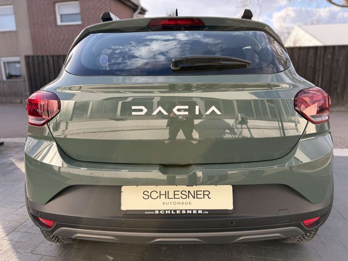 Fahrzeugbild eines Dacia Sandero