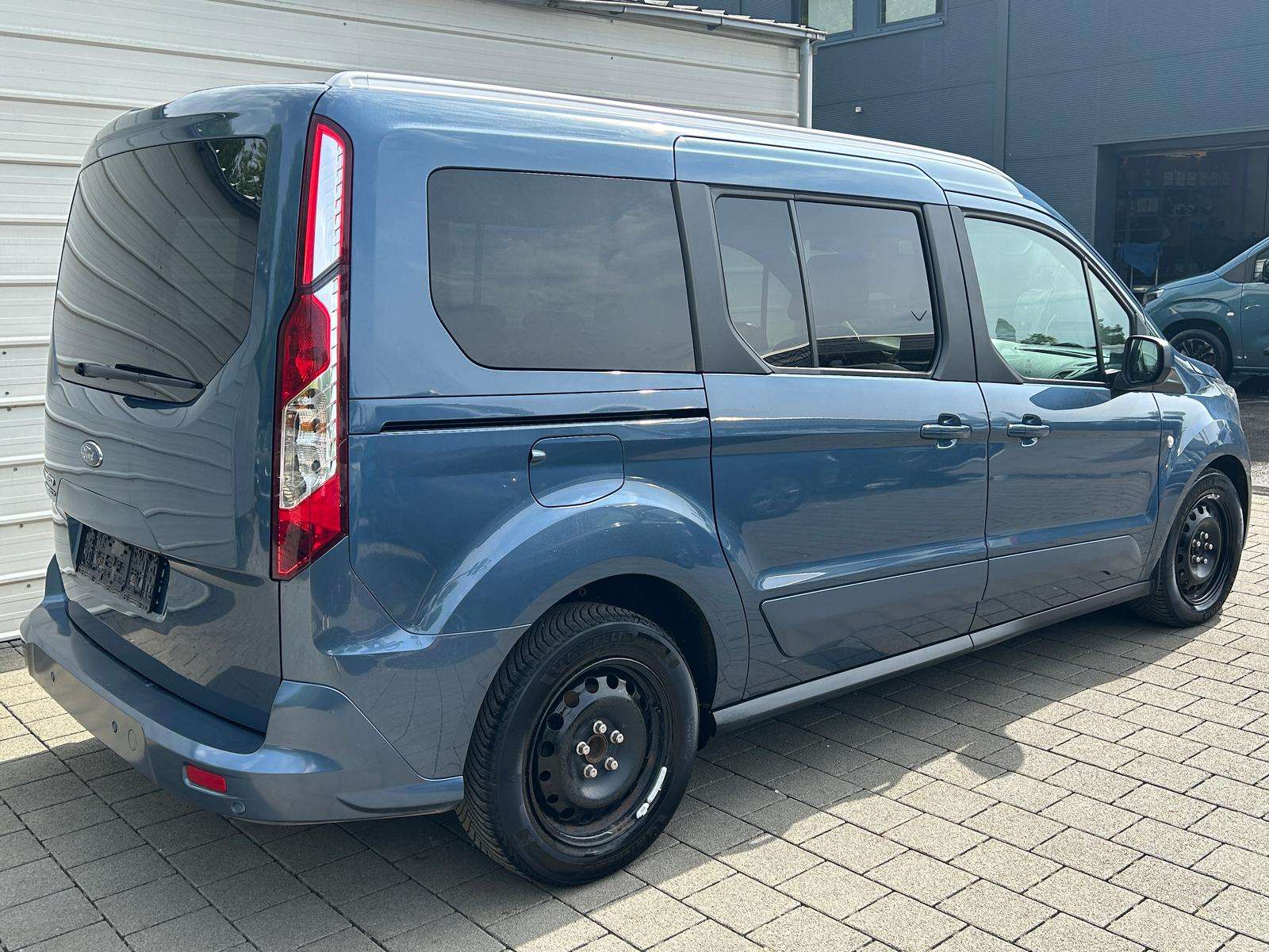 Fahrzeugbild eines Ford Tourneo Connect