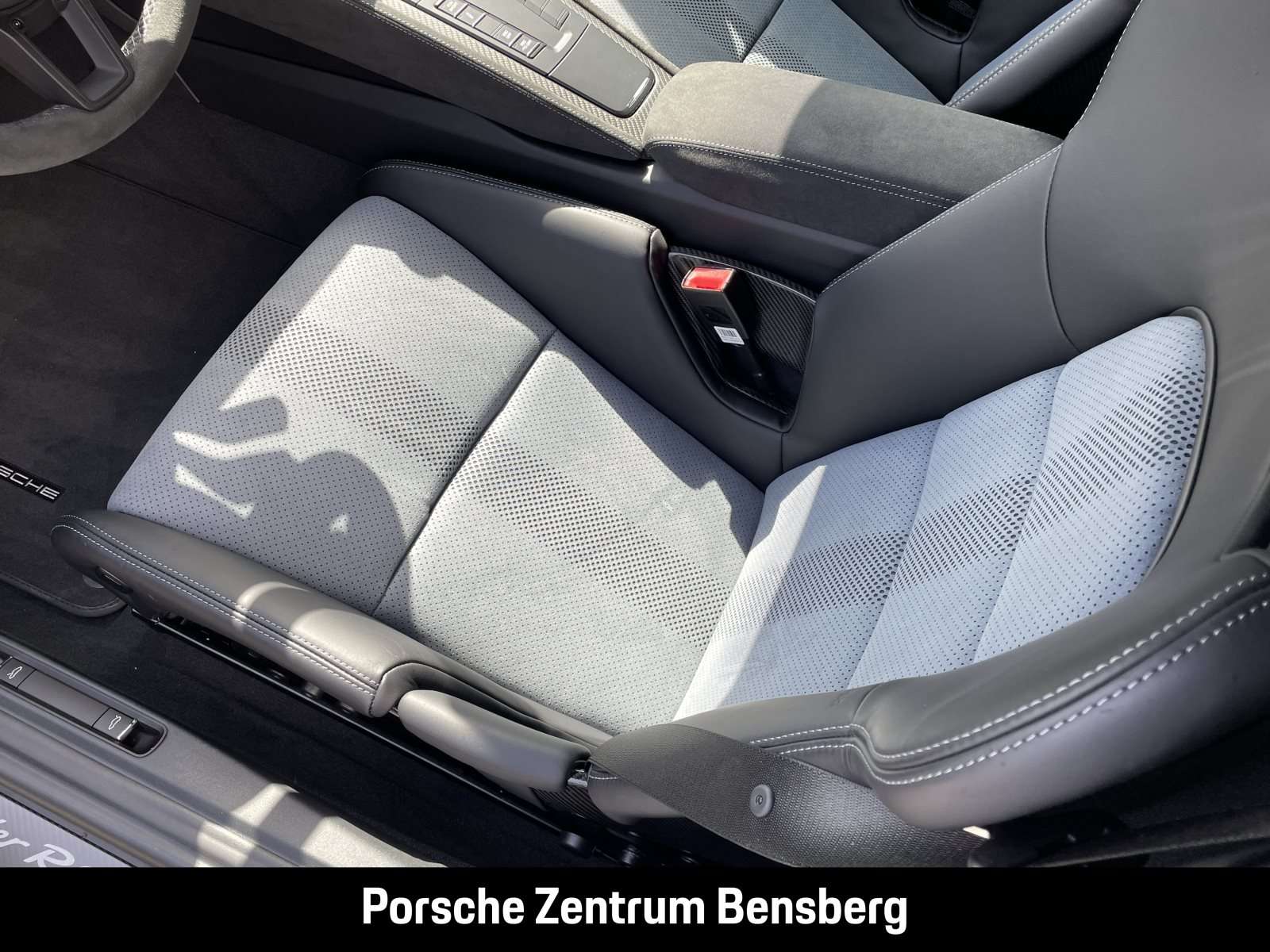 Fahrzeugbild eines Porsche Cayman