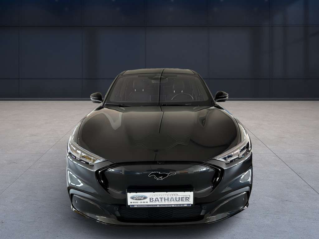 Fahrzeugbild eines Ford Mustang Mach-E