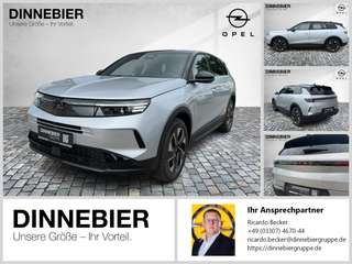 Schräge Frontansicht auf einen Opel Grandland X , freigestellt