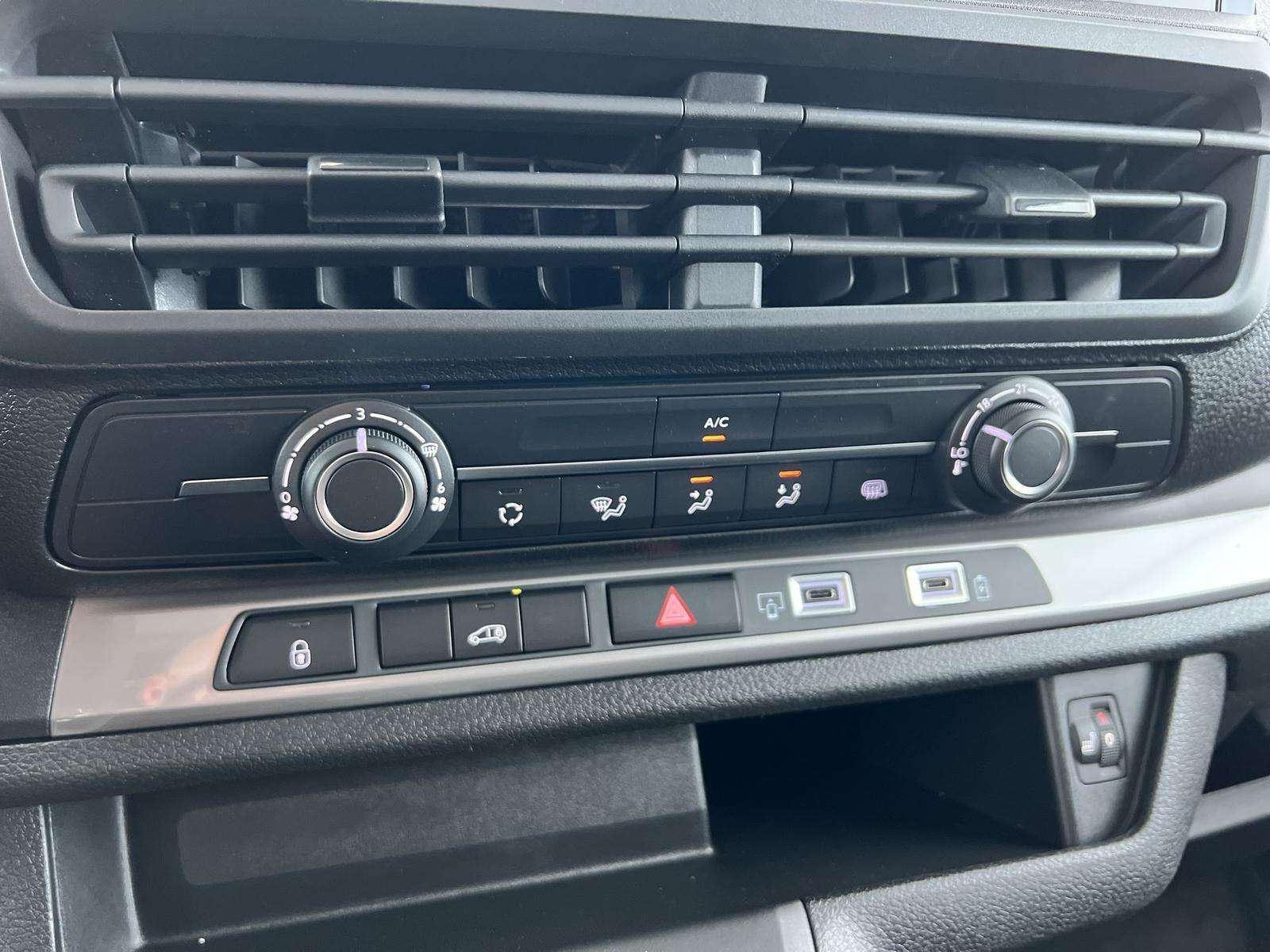 Fahrzeugbild eines Opel Vivaro