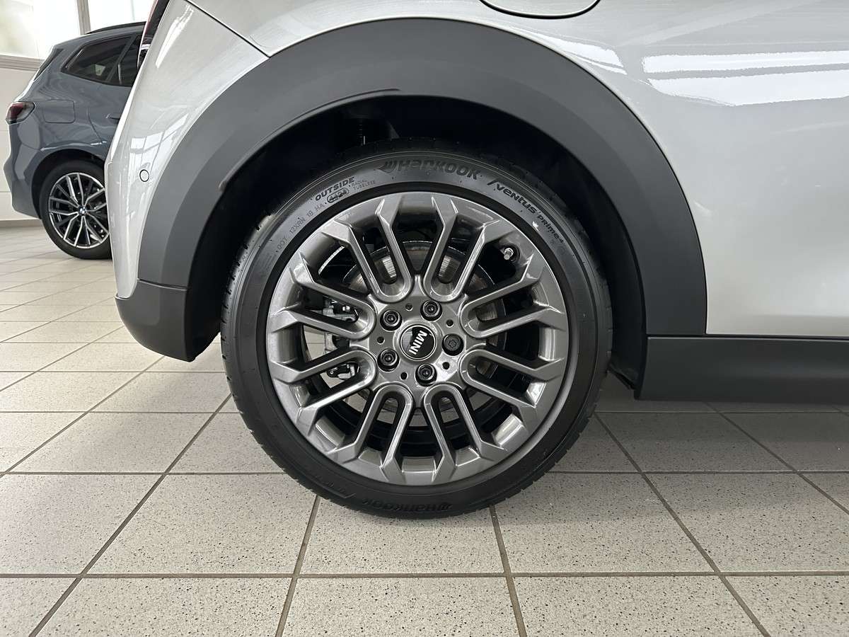 Fahrzeugbild eines MINI COOPER