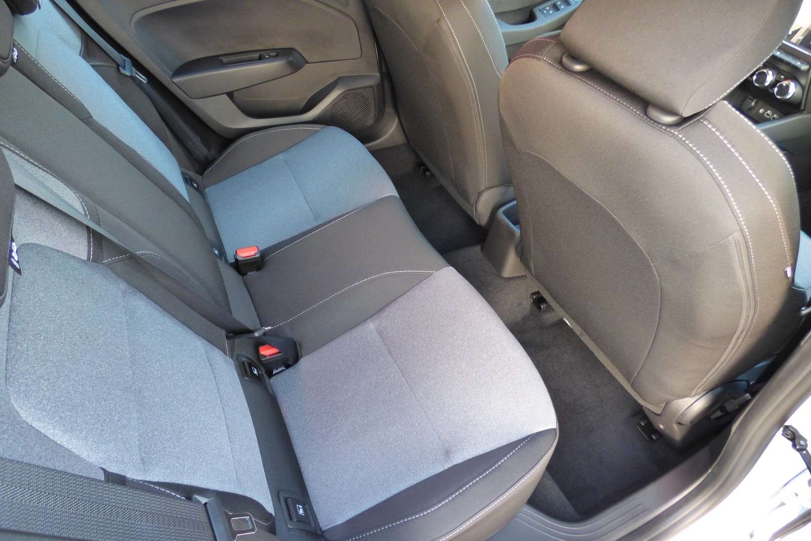 Fahrzeugbild eines Mitsubishi Colt