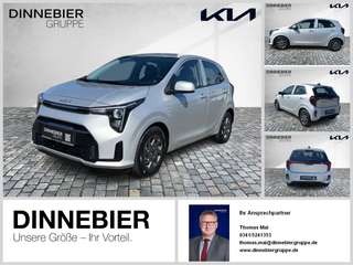 Schräge Frontansicht auf einen Kia Picanto , freigestellt
