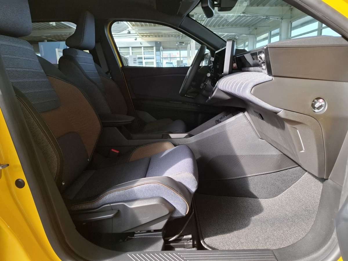 Fahrzeugbild eines Renault 5 E-TECH