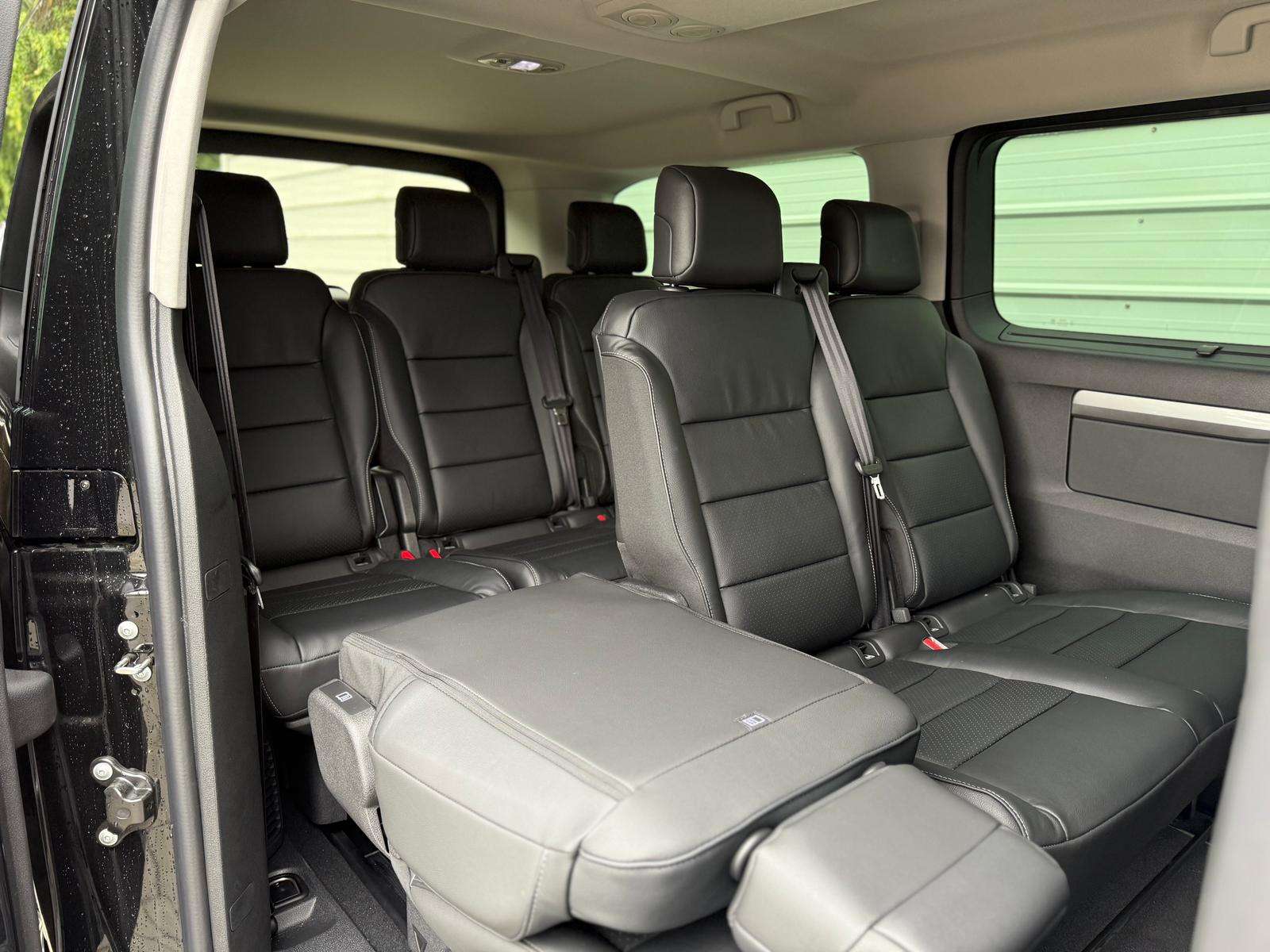 Fahrzeugbild eines Peugeot Traveller