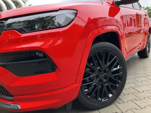 Fahrzeugbild eines Jeep Compass