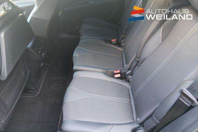 Fahrzeugbild eines Peugeot 5008