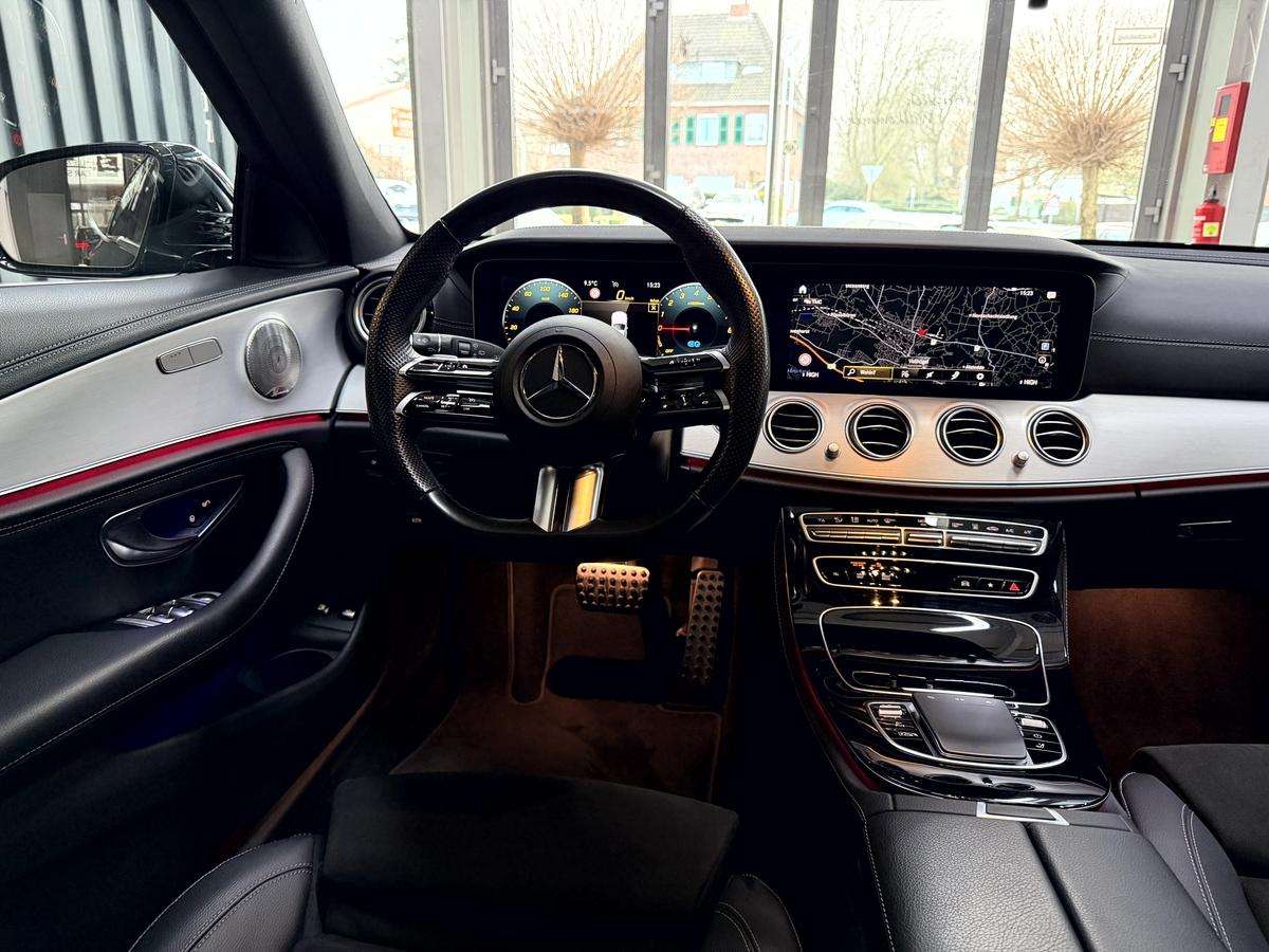 Fahrzeugbild eines Mercedes-Benz E-Klasse