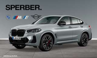 Schräge Frontansicht auf einen BMW X4 , freigestellt