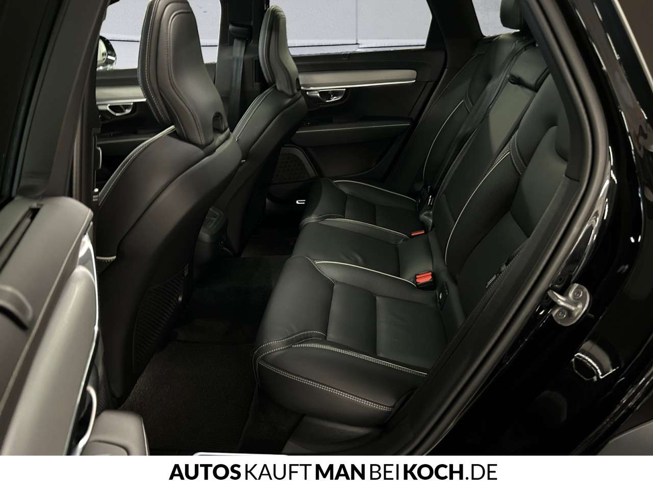 Fahrzeugbild eines Volvo V90 Cross Country