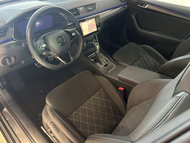 Fahrzeugbild eines Skoda Superb