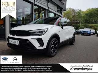 Schräge Frontansicht auf einen Opel Crossland X , freigestellt