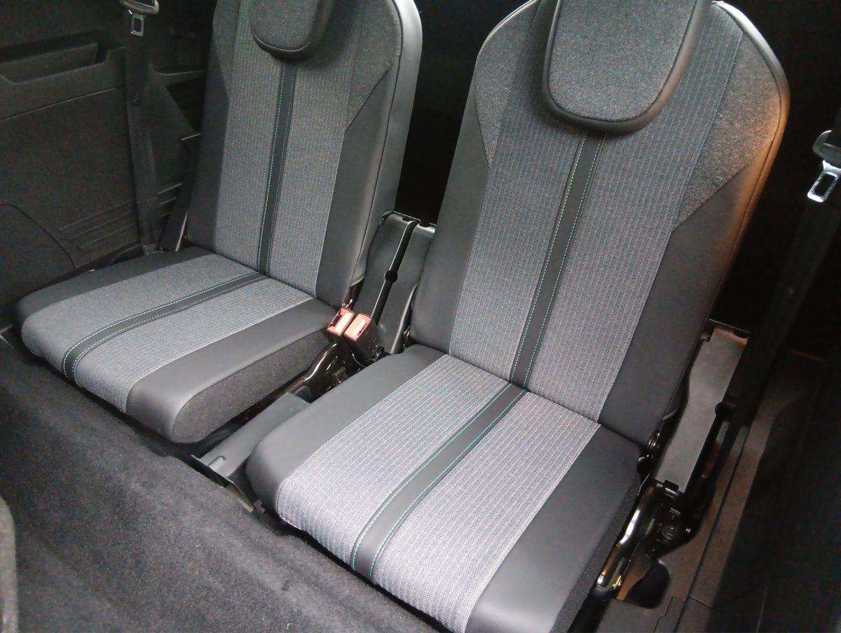 Fahrzeugbild eines Peugeot 5008