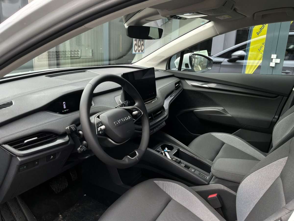 Fahrzeugbild eines Skoda ELROQ