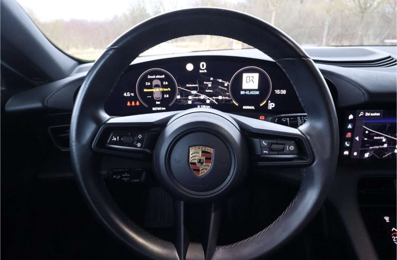 Fahrzeugbild eines Porsche Taycan