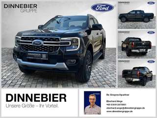 Schräge Frontansicht auf einen Ford Ranger , freigestellt