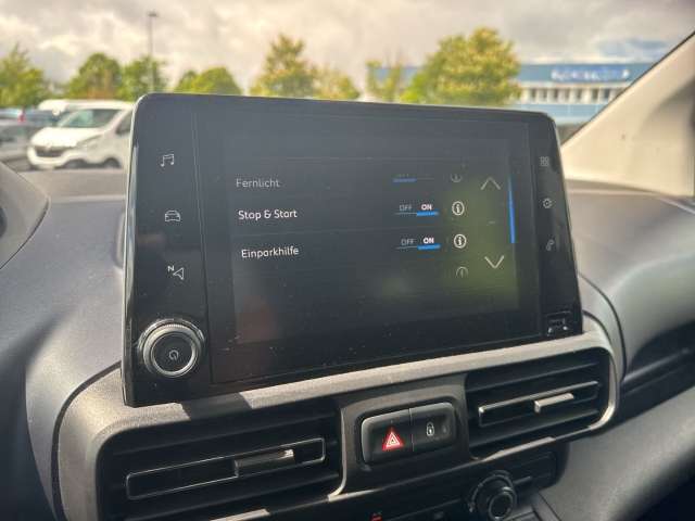 Fahrzeugbild eines Peugeot Rifter