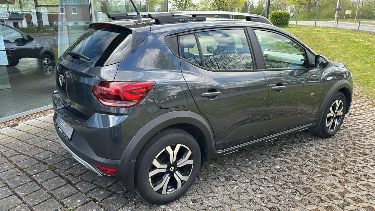 Fahrzeugbild eines Dacia Sandero