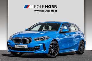 Schräge Frontansicht auf einen BMW 1er-Reihe , freigestellt