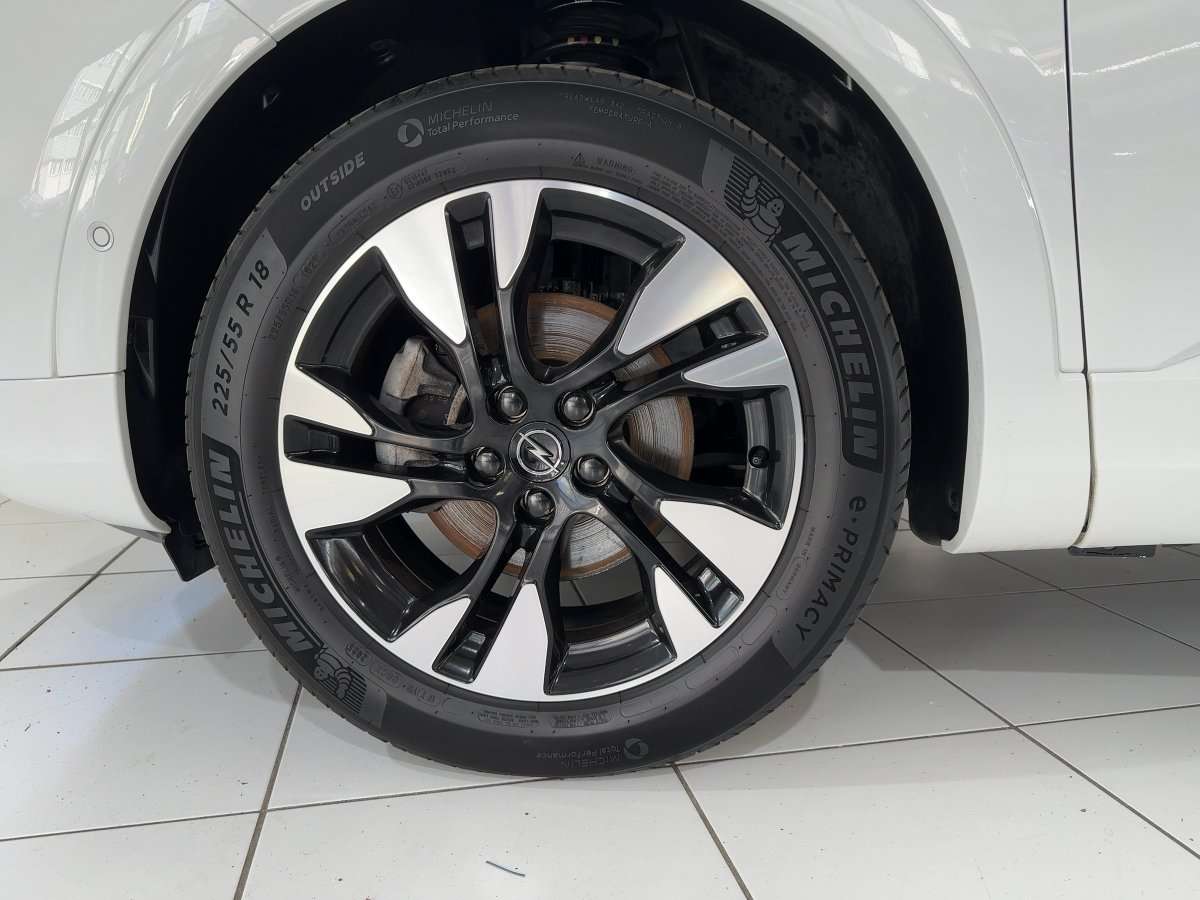 Fahrzeugbild eines Opel Grandland X