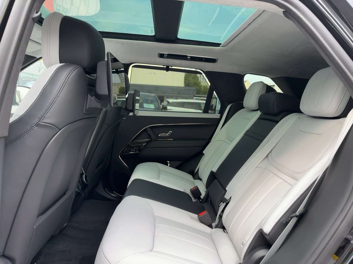 Fahrzeugbild eines Land Rover Range Rover Sport
