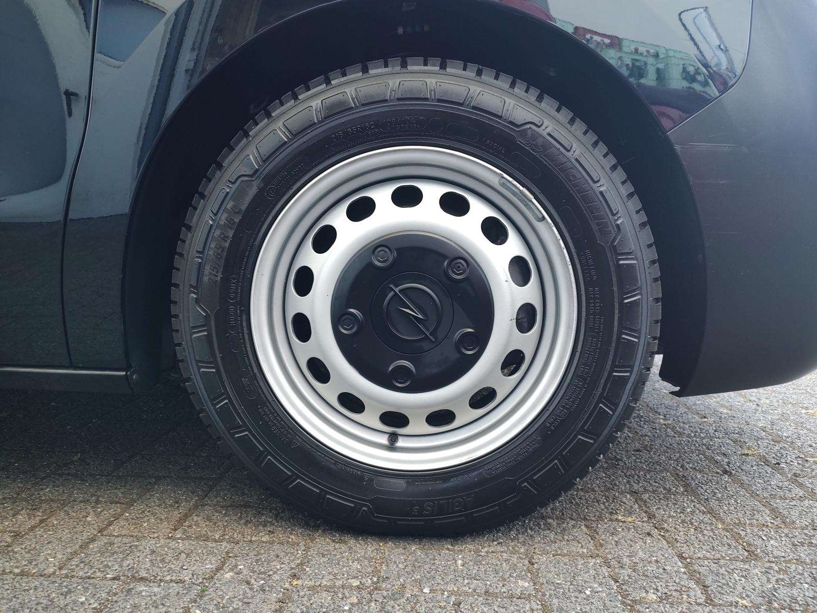 Fahrzeugbild eines Opel Vivaro
