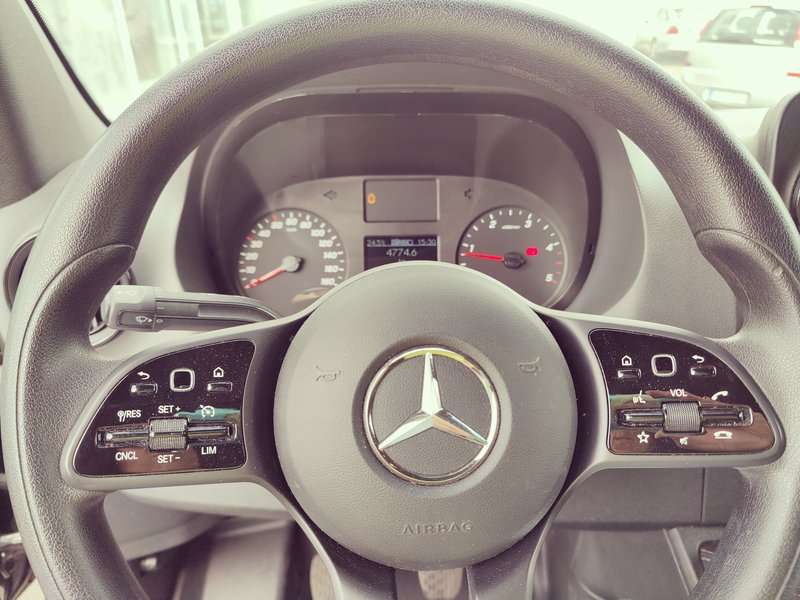 Fahrzeugbild eines Mercedes-Benz Sprinter