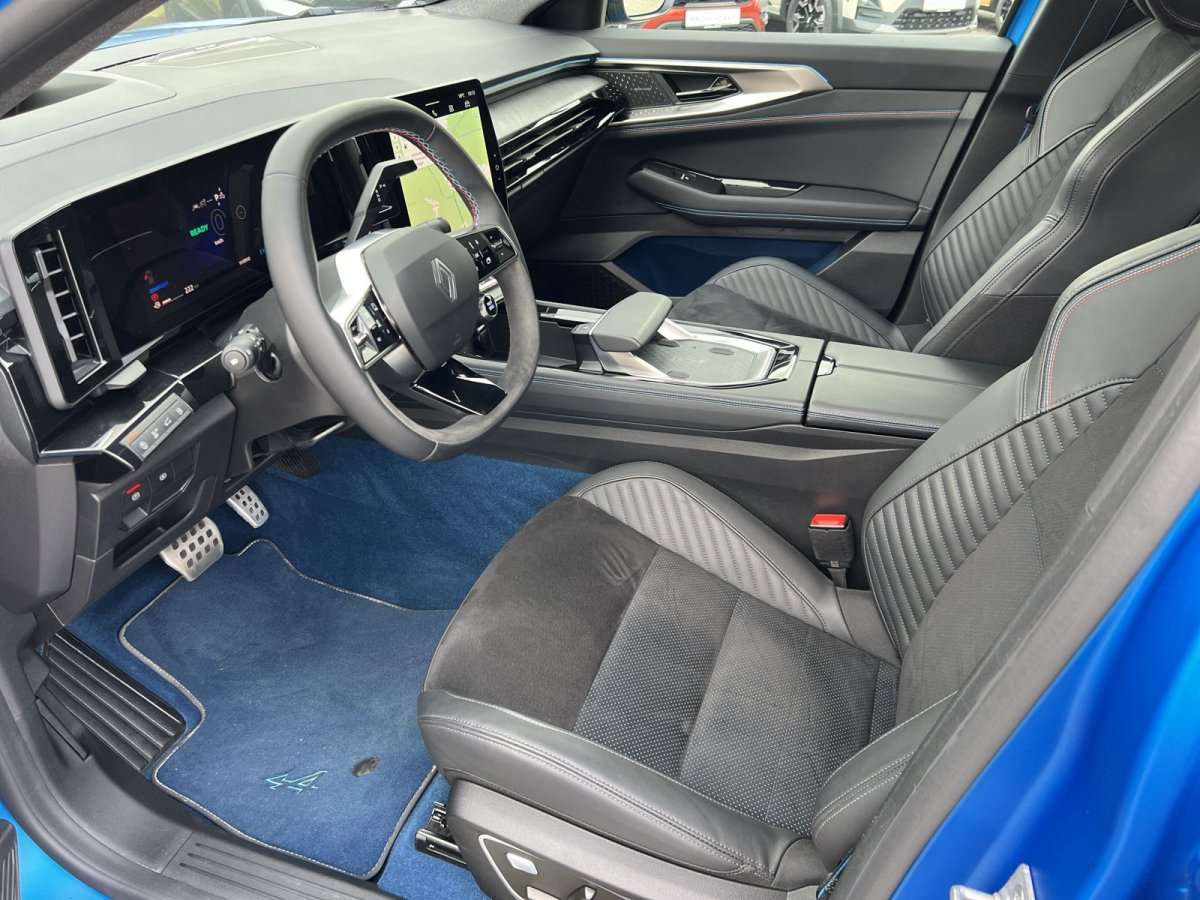 Fahrzeugbild eines Renault Rafale