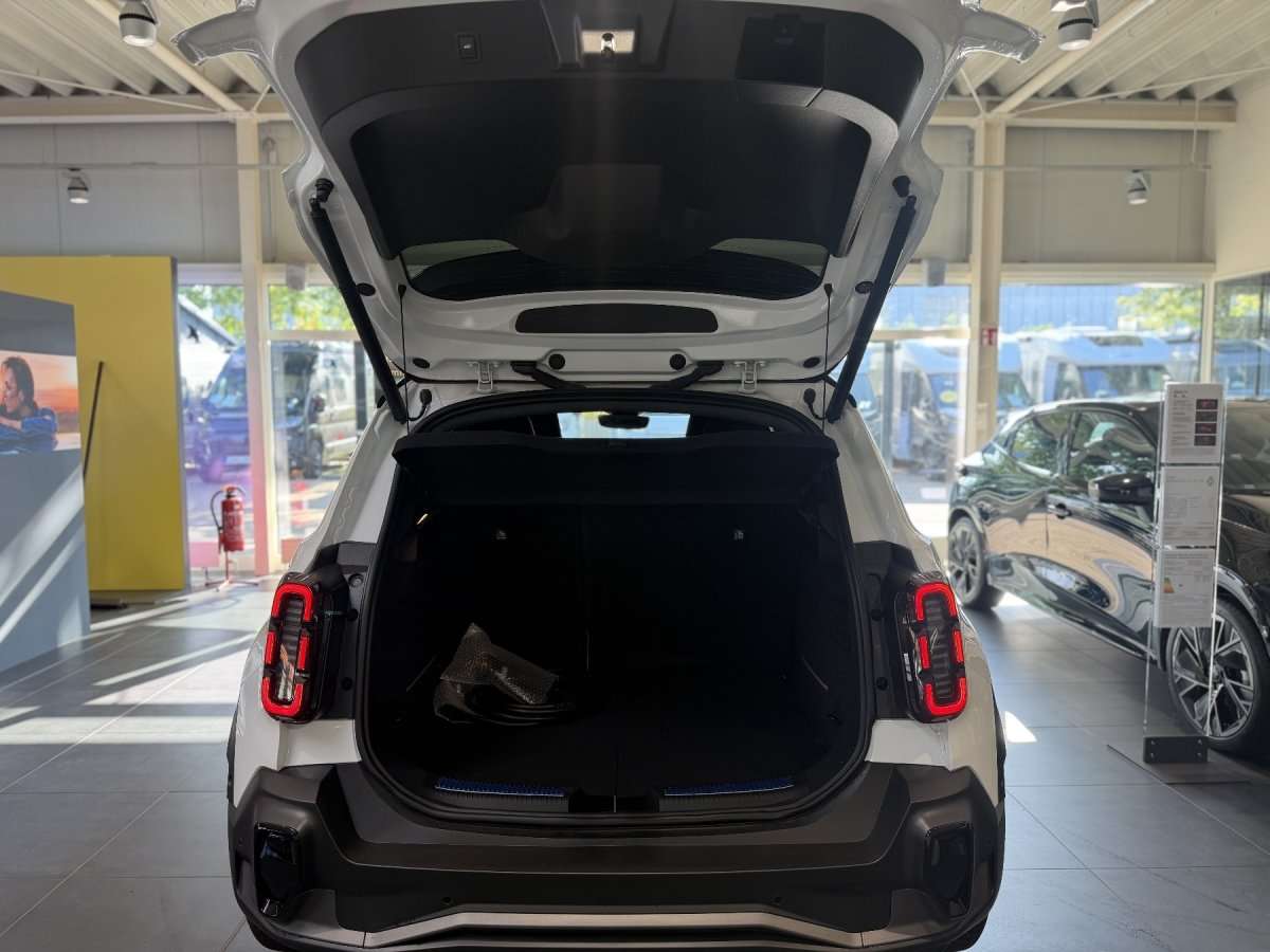 Fahrzeugbild eines Renault 4 E-TECH