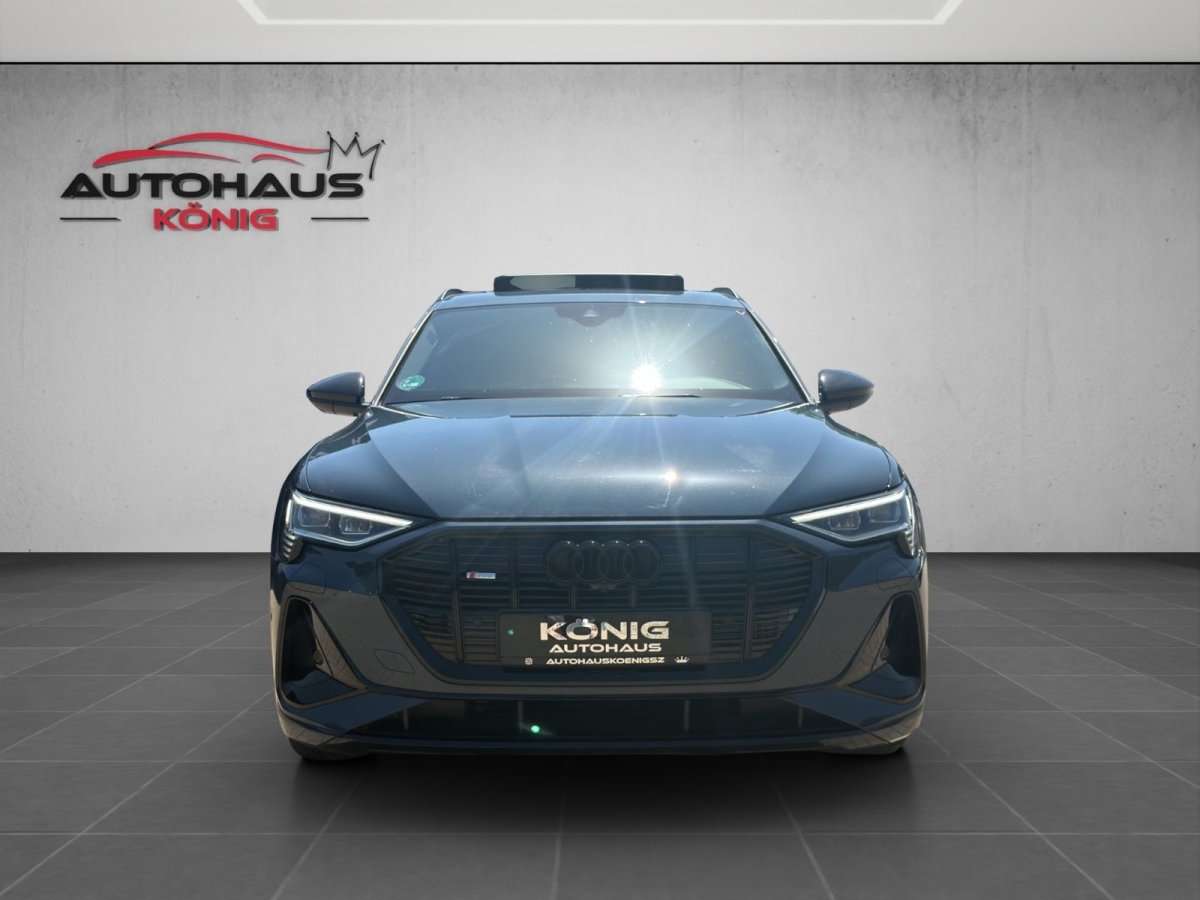 Fahrzeugbild eines Audi e-tron