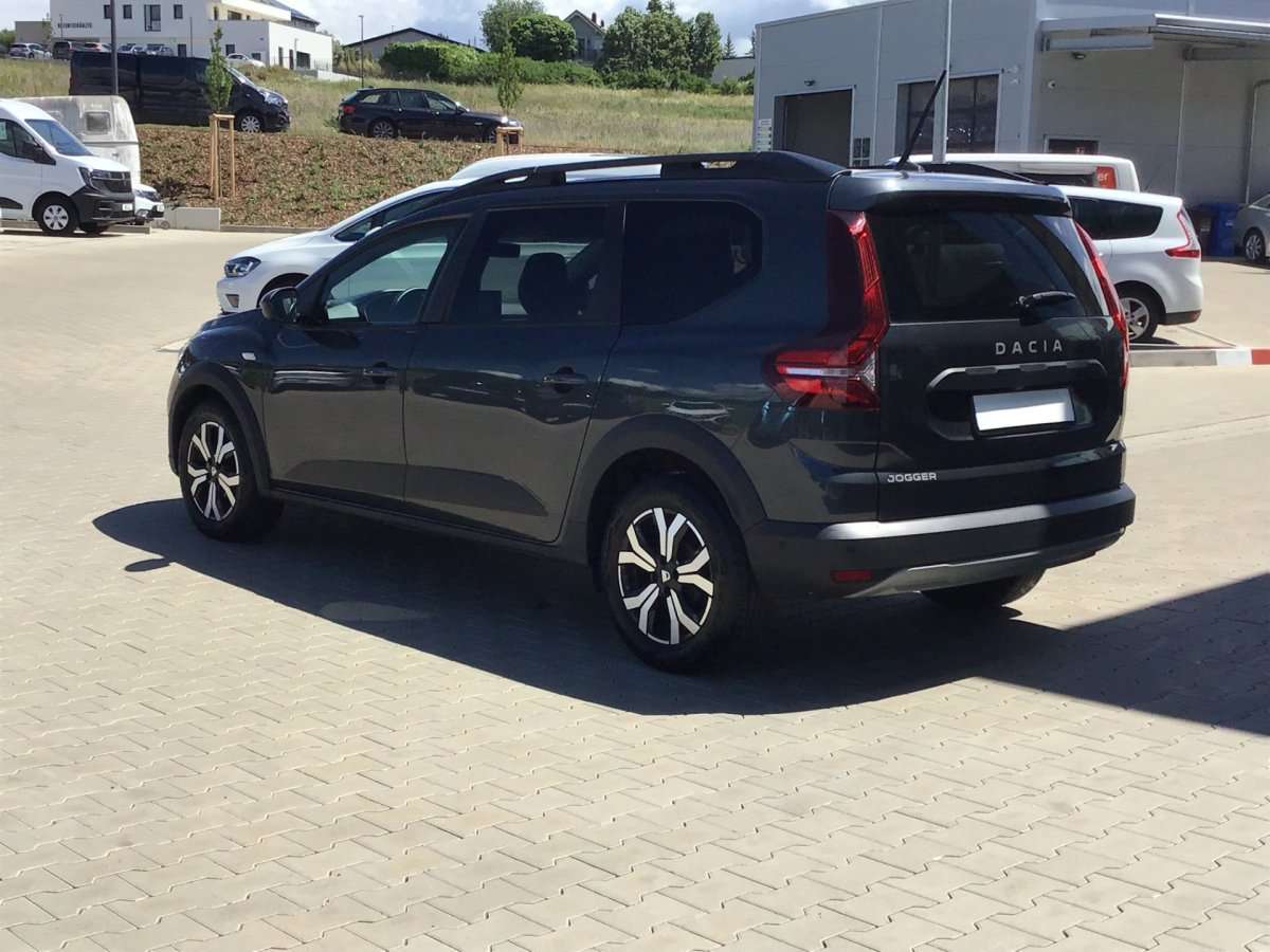 Fahrzeugbild eines Dacia Jogger